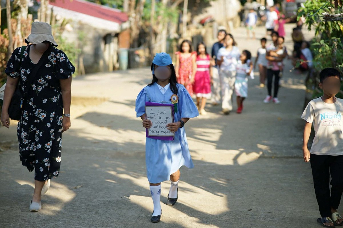 BASAHIN | Pangulong Marcos Jr., tumugon sa liham ng isang batang humihingi ng tulong at hustisya laban sa pang-aabuso ng isang kagawad at anak nito sa Tinambac, Camarines Sur

Hustisya, seguridad, at iba pang tulong na kailangan ng bata, ipinangako ng Pangulo.

"My dear Maureen,