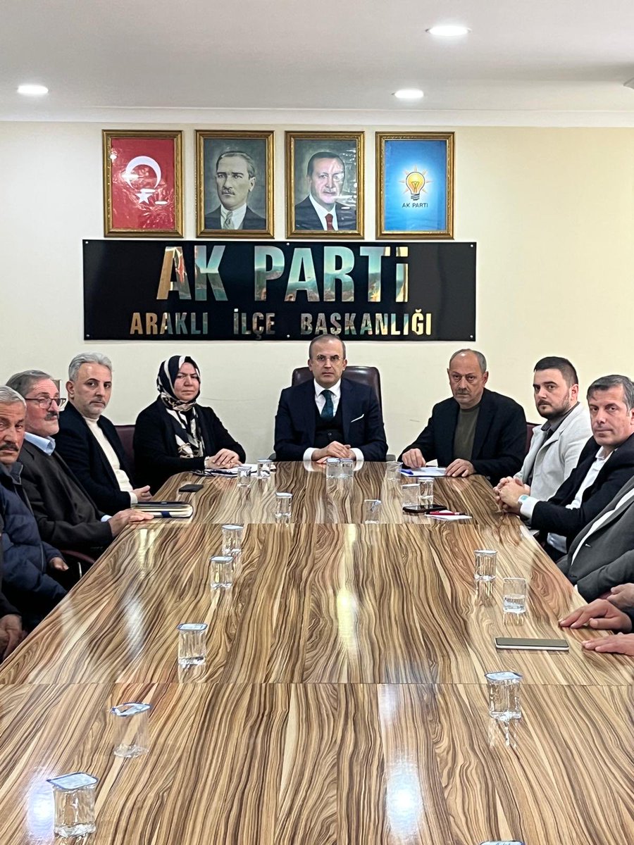 akarakli61's tweet photo. AK Parti Araklı İlçe Başkanlığı olarak İlçe Danışma Meclisi Toplantımızı gerçekleştirdik.
Teşkilatımızın birlik ve beraberlik ruhu içerisinde istişarelerde bulunduk.
Katılım sağlayan tüm dava arkadaşlarımıza teşekkür ediyor, toplantımızın hayırlara vesile olmasını diliyoruz. https://t.co/ziTB5VvEyu