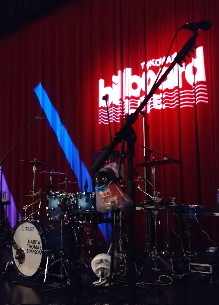 vunco3's tweet photo. 人生はとんとん　Billboard横浜
2026.3.31　1st　🌀☔
レインコート纏った556君
カワイイが過ぎる♡
笑顔沢山見られて嬉しかったなー♡

アンコールは4人の絵が浮かんでまた泣けた🥹
今季のツアーは良すぎて胸いっぱい🥹
明日からまた頑張れそうです

#NARITATHOMASSIMPSON
#ビルボード横浜
#成田昭次 https://t.co/g7uNJ18xvz