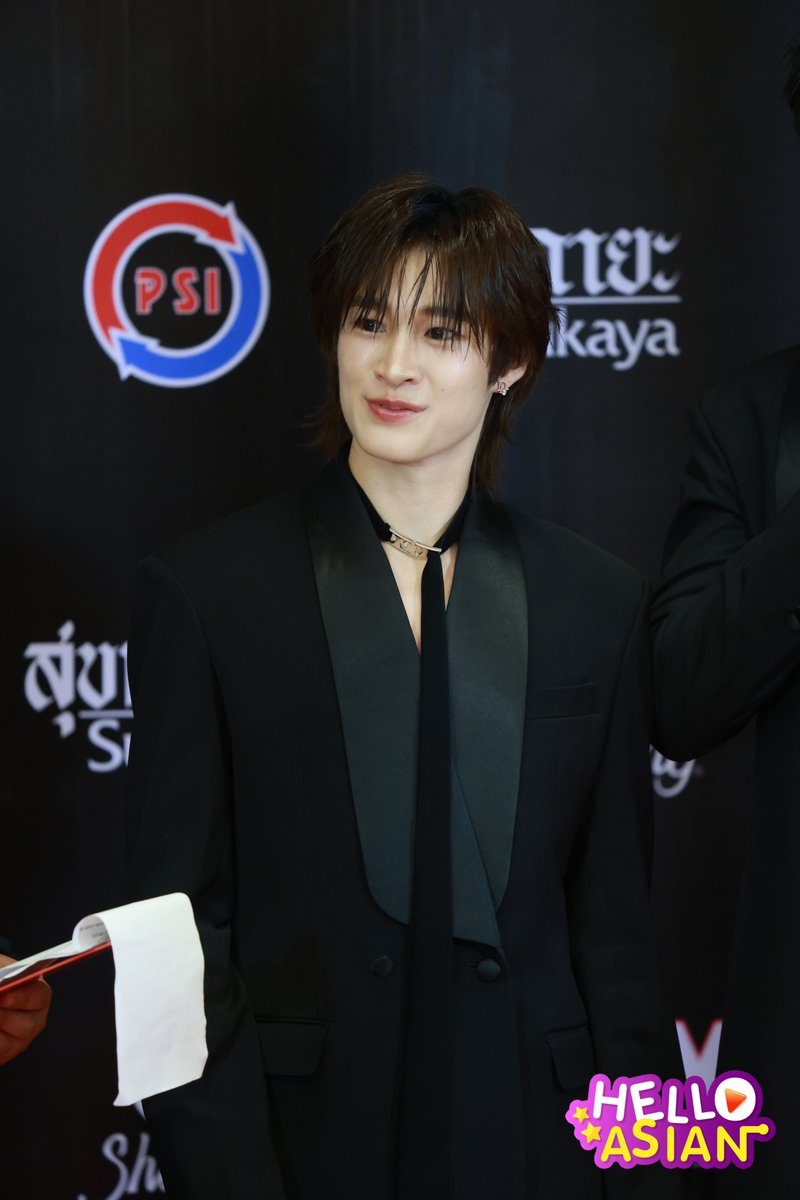 Hello Asian tweet media