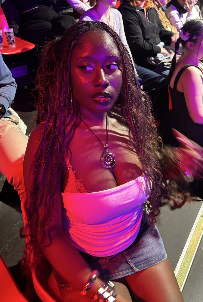 ocarina 3 étoiles 🏄🏿‍♀️ tweet media