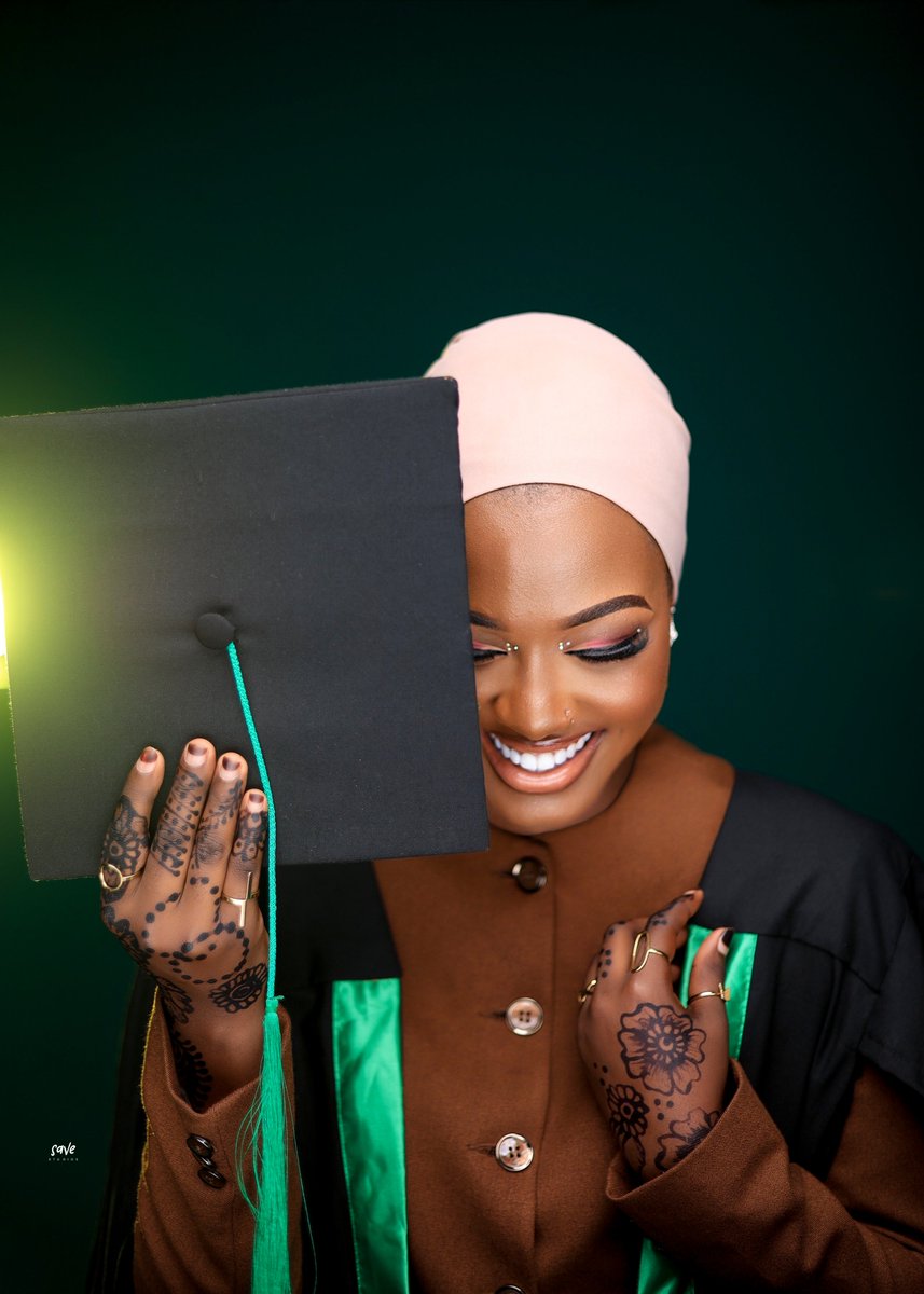 Joy and happiness begins within, then potrayed outside. It's an inside-out agenda for sure. 

Congratulations Zam Zam, and thanks for always choosing us💚🎓

We're a call and message a way. Book a session! 
 
#SaveStudios #GradPhotoShootSession #ZamZam