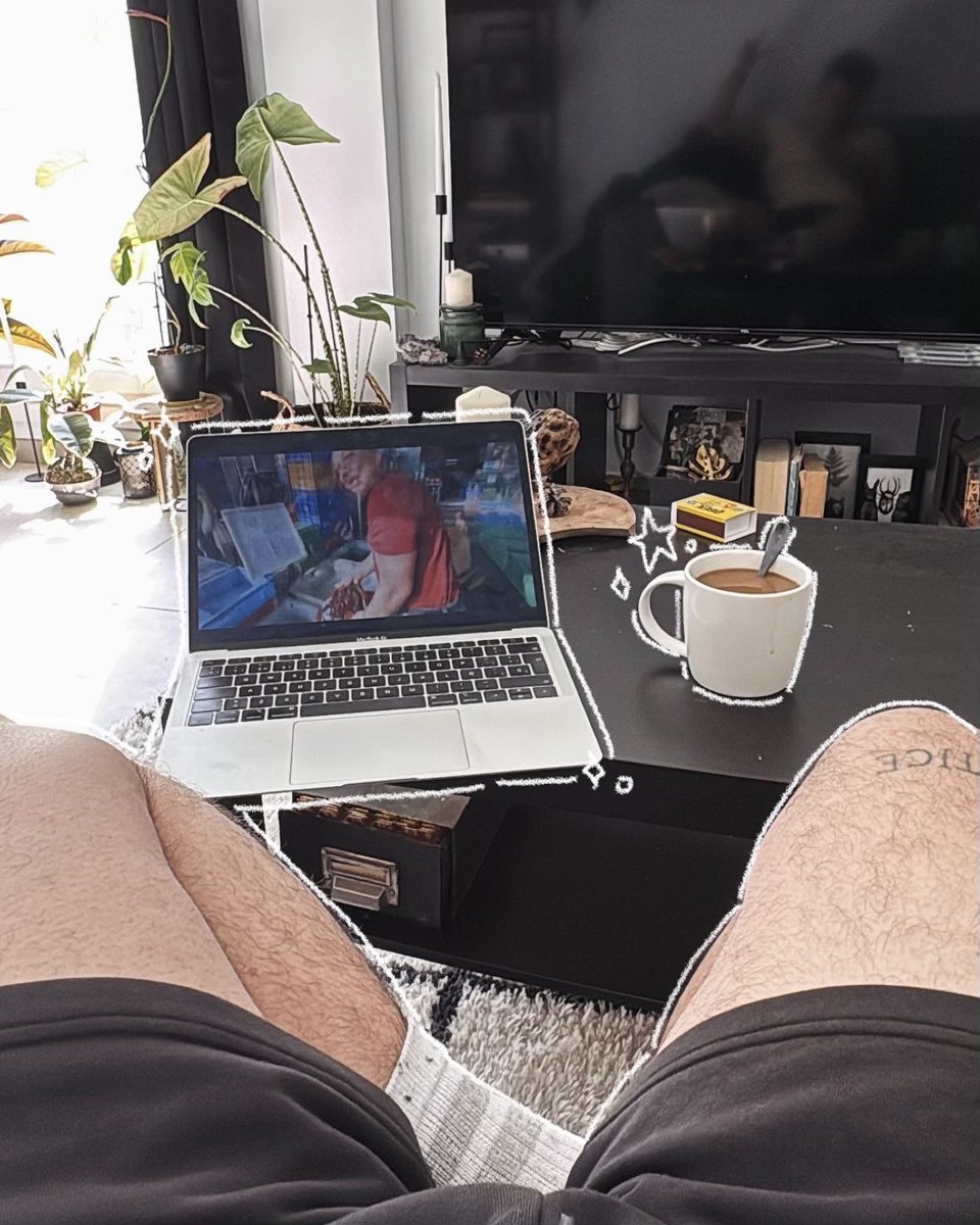Bertorulez's tweet image. MORNING ☀️ cafe y planificando el #bulletjournal 🖋️