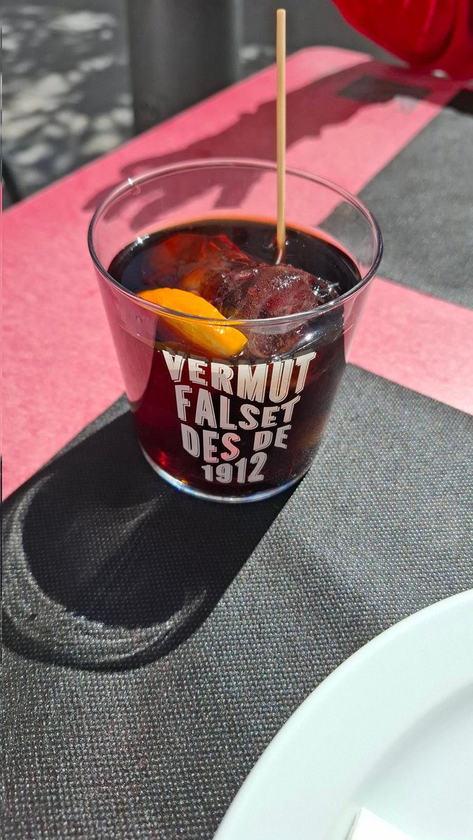 MartaMhg's tweet photo. Bon vermut https://t.co/OKUxcVev2S
