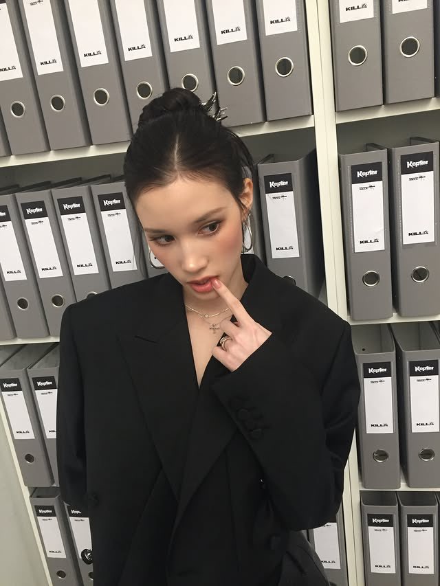 hiyyih files tweet media