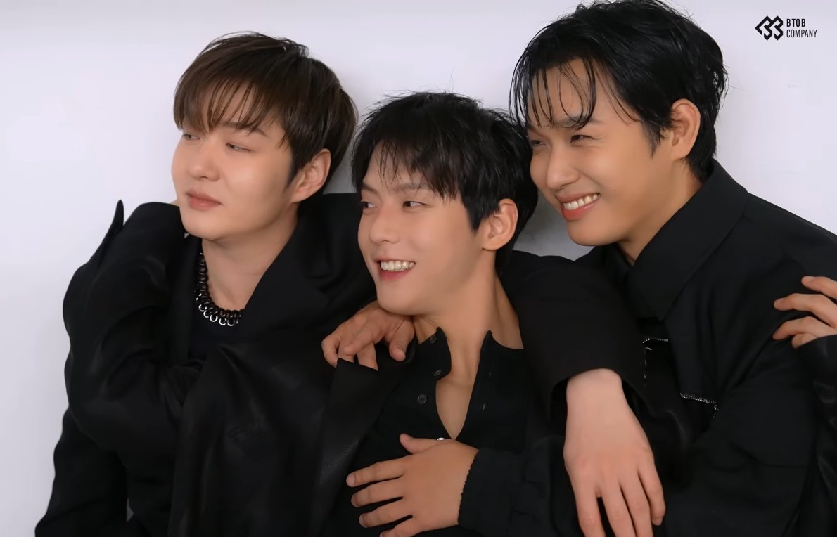 ๋ฆ๋๋๐ง tweet media