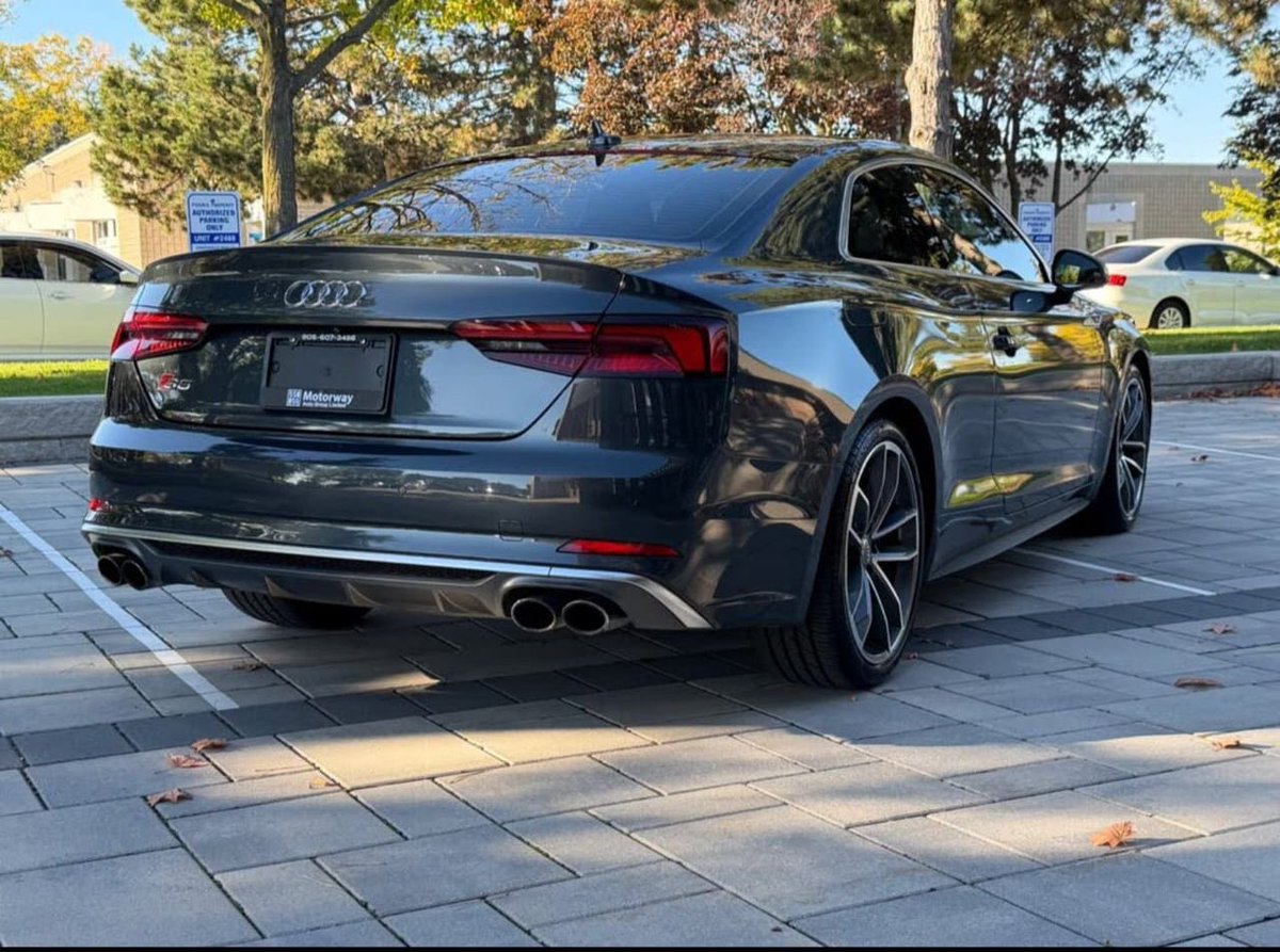 bud_burger1's tweet photo. 2018 Audi S5 Technik Coupe 🔥
3.0L V6 Turbo • Quattro AWD • 111K KM
Clean, powerful, and fully loaded with premium features 💨

Backup camera, blind spot monitoring, parking sensors, sunroof &amp; alloy wheels ✅
Luxury meets performance... ready to drive 💯

🇺🇸 $22,000~ 🇳🇬30.9M https://t.co/lA0Z1hypLg