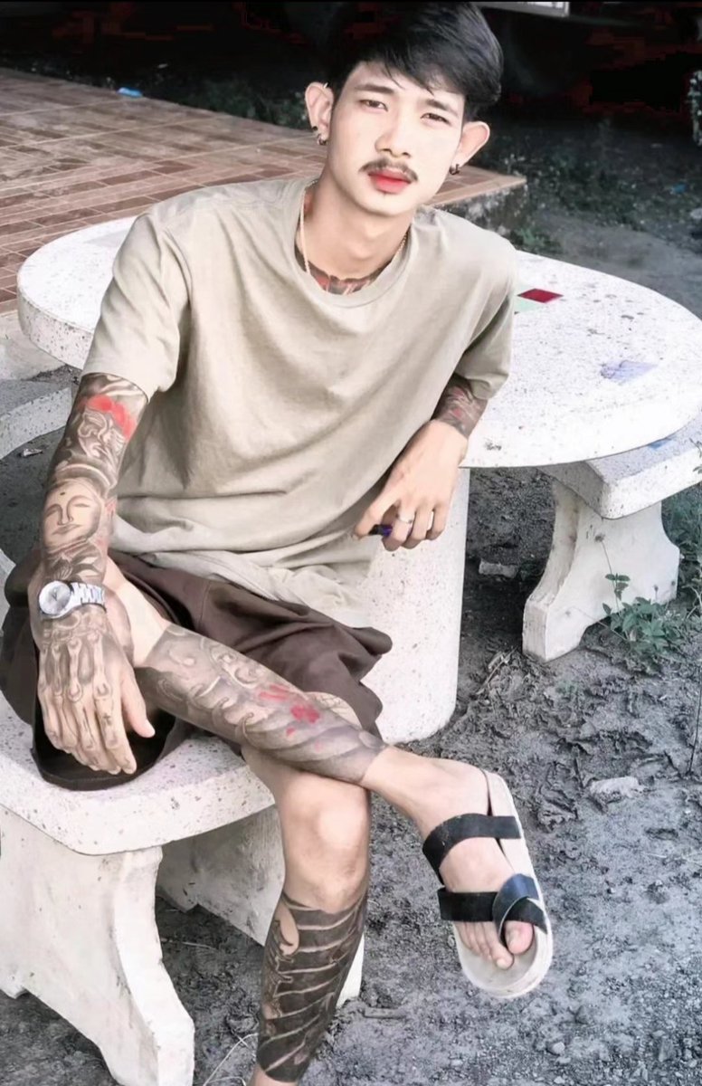 🇹🇭 หล่อสักลาย tweet media
