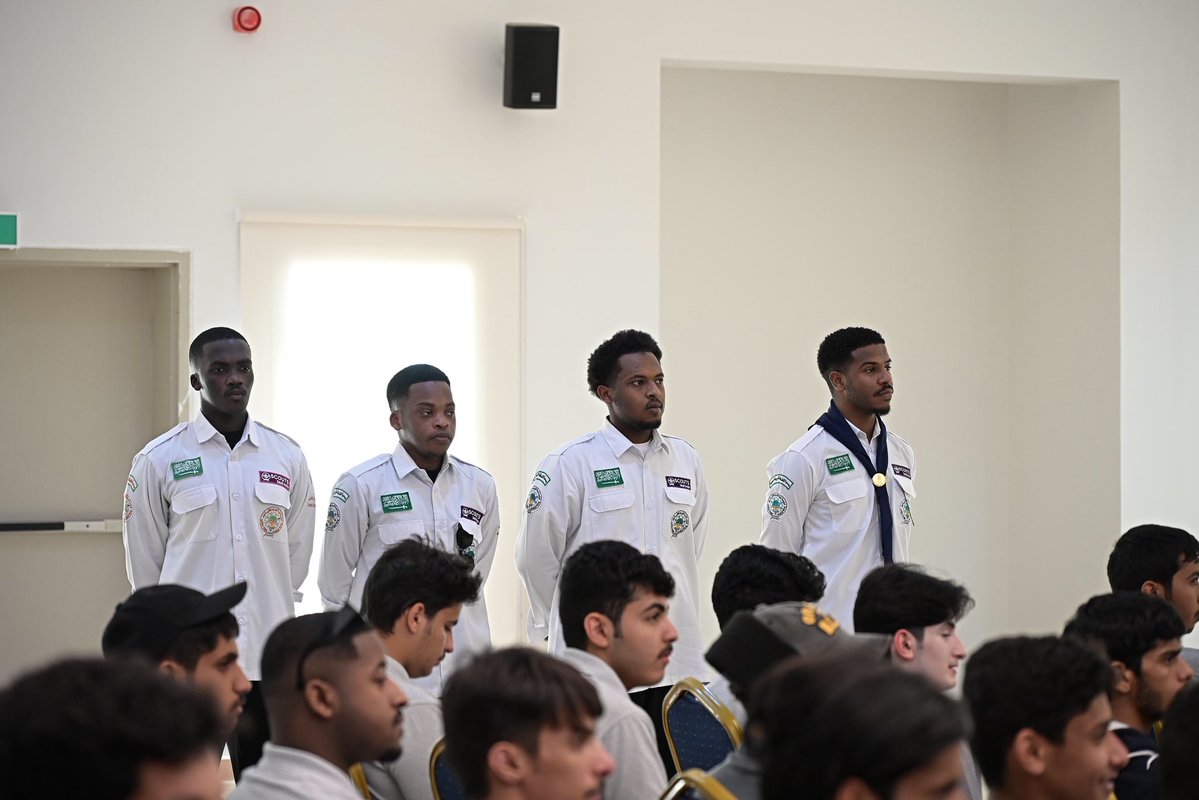 الكلية التقنية بالحائط tweet media