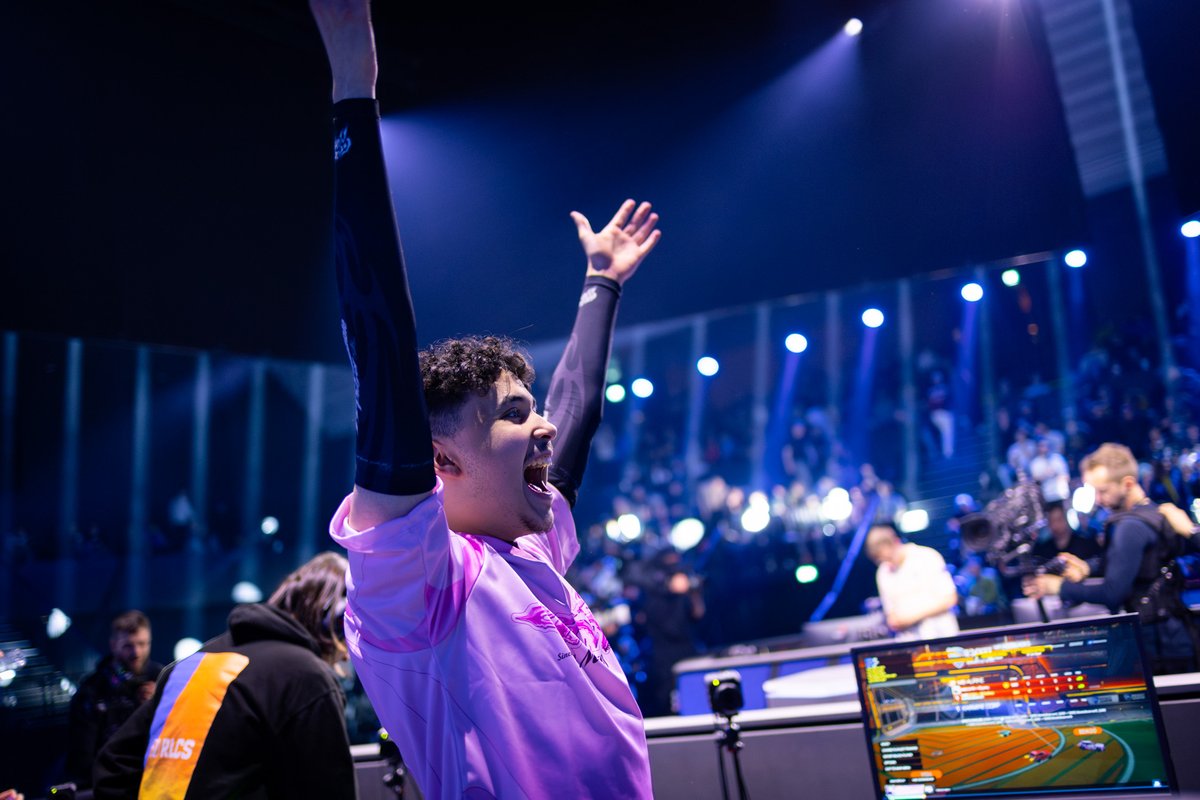 Rocket Baguette tweet media