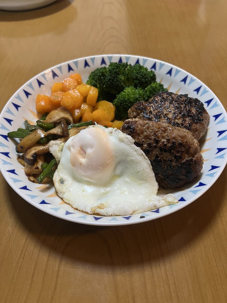 110モータース@車庫がスクーター屋状態😓 tweet media