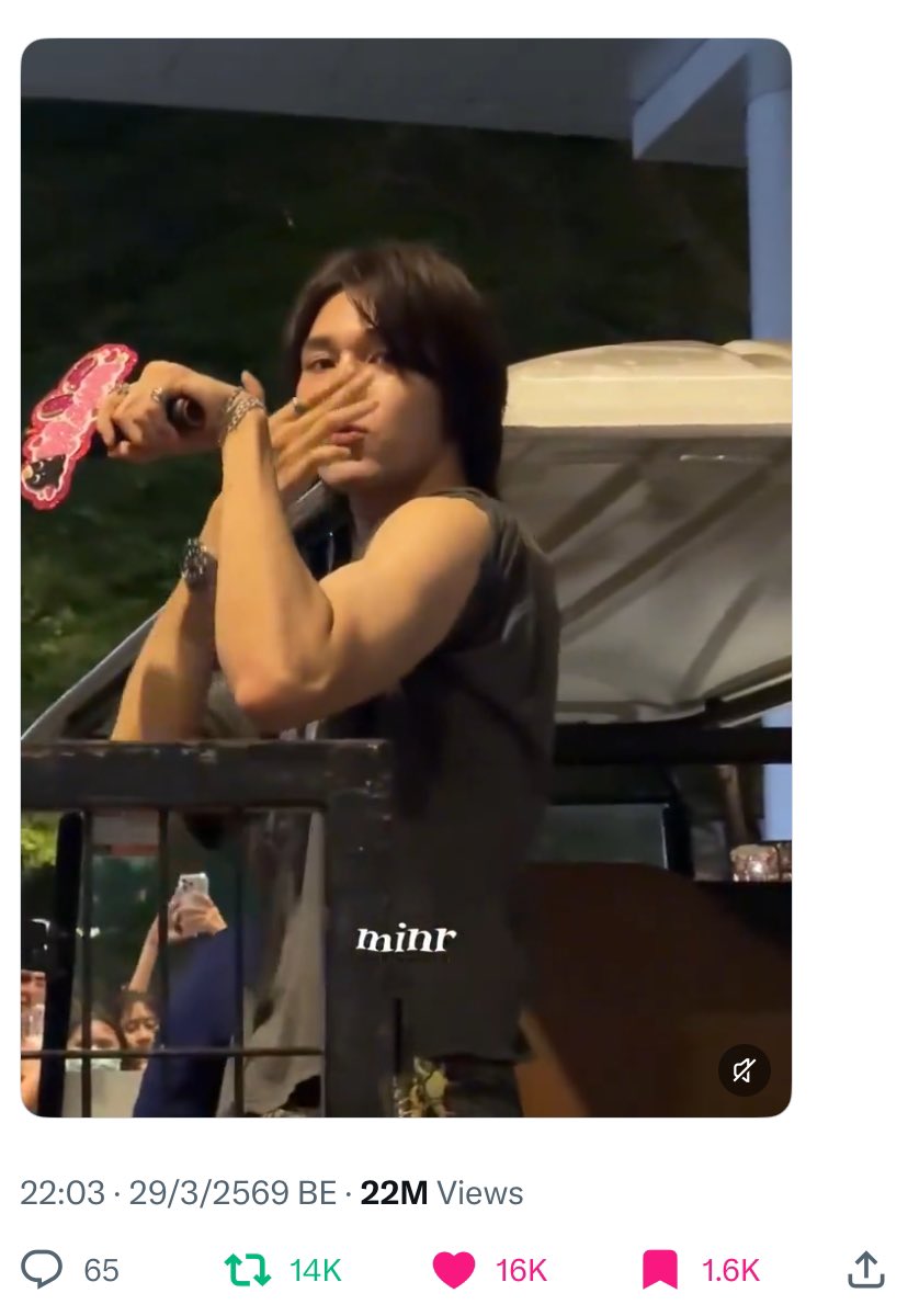 ยอร.com 🍌 tweet media