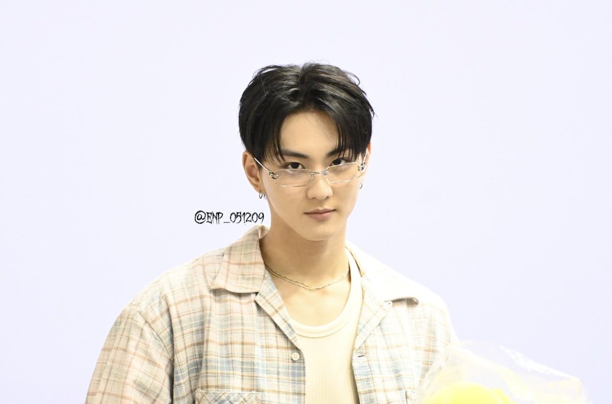 260329

#ENHYPEN #엔하이픈 #양정원 #정원
#JUNGWON #ジョンウォン #梁禎元

                     👶🏻                             🧛⚯ ͛