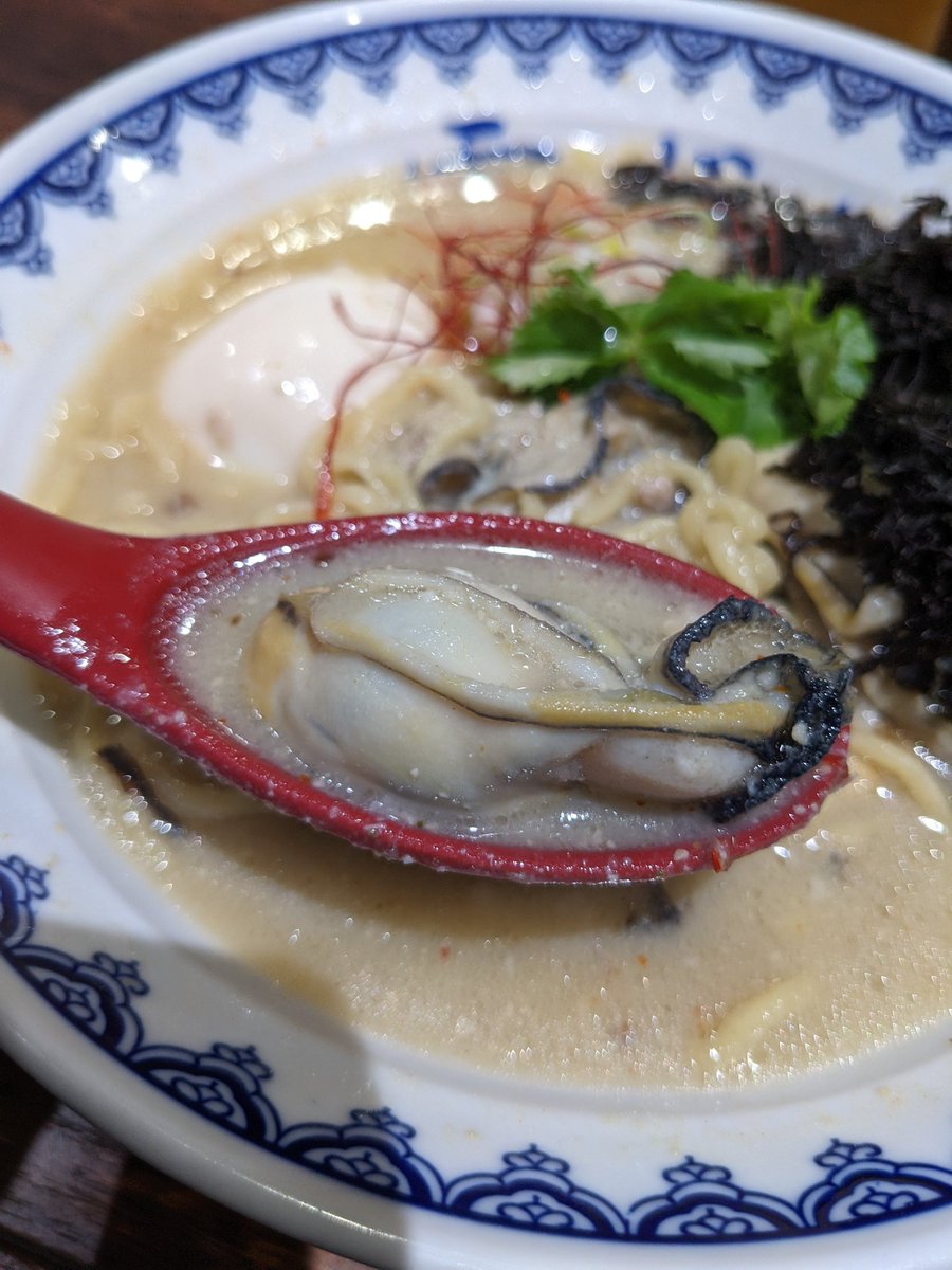 味噌ラーメン雪ぐに@中田

(限定)牡蠣の味噌ラーメン
岩のり
味玉
ライス小

楽しみにしてた牡蠣の味噌ラーメン！
今回も美味しかったです😋
ご馳走さまでしたー！！
#雪ぐに
#味噌ラーメン
#ラー活