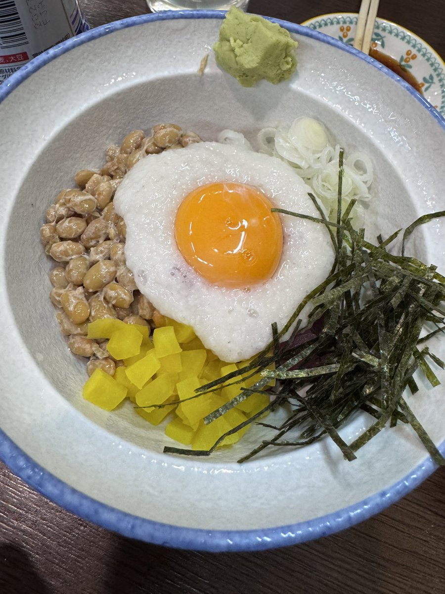 marimo_kado's tweet photo. 新しく老舗の美味い店を発掘！
安いは美味いは…
火曜から飲兵衛かまします(￣^￣)ゞ
今から【ばくれん】入りまーす🍶´-
今宵のつまみは…鯛の刺身と小柱のかき揚げ、特大ばくだん
今週も皆頑張ろー💪
 #晩酌  #X晩酌部  #居酒屋  #千葉 https://t.co/KMYwjPv77z
