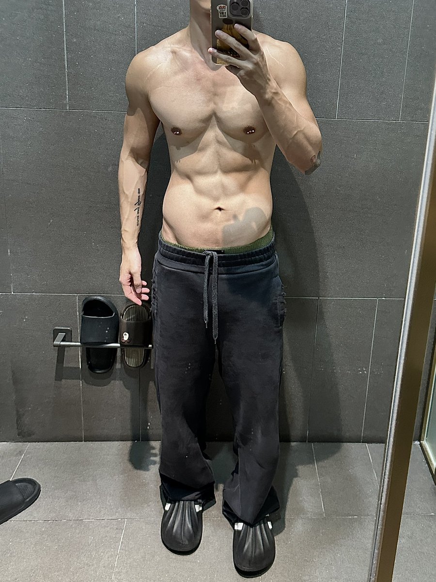 奶泡然 tweet media