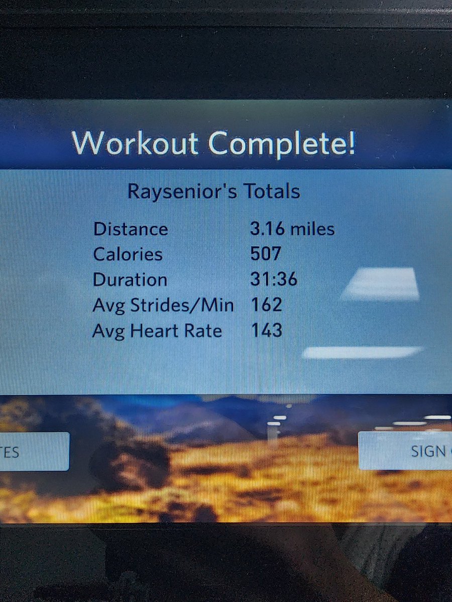 raysenior598's tweet image. I am beginning to realize if I don't have a goal date or a deadline I really struggle eating right. 
So I guess 2 months till the oldest graduates.. back on the wagon 🤪 
#livehealthy #fitness #workout #weightloss #unfat #CBRC