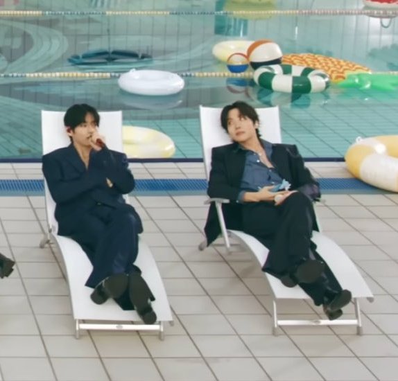 hos is seeing bts! tweet media