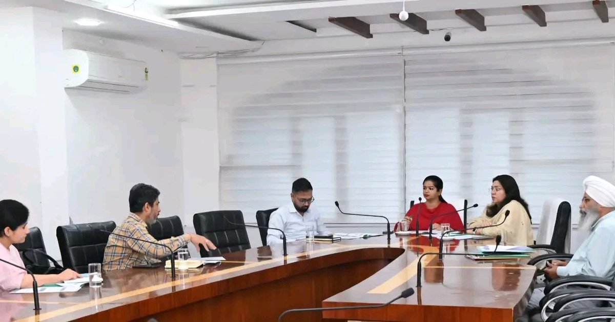 LudhianaSWSP's tweet photo. Mayor Inderjit Kaur chaired the 12th Board Meeting of Ludhiana Urban Water &amp; Wastewater Management Ltd, reviewing @LudhianaSWSP. Directions issued to expedite works to ensure clean drinking water for every household.
#Ludhiana #WaterSupplyProject #MCL #PMIDC #WorldBank #pmsip https://t.co/joJJHNutQs