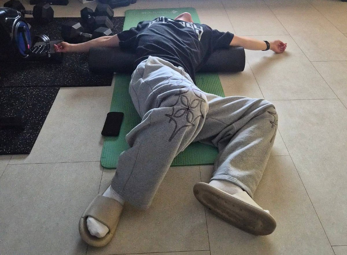 luumhgf_'s tweet photo. lo q envia chan en el gym/ lo q envia lino https://t.co/8ieLcWwX1Q