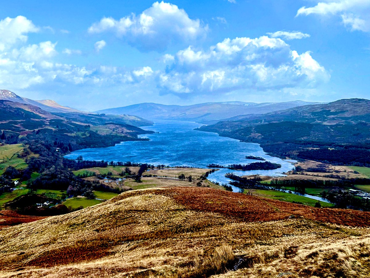 LStewart_books's tweet image. View over Loch Tay
#tuesday #scenery