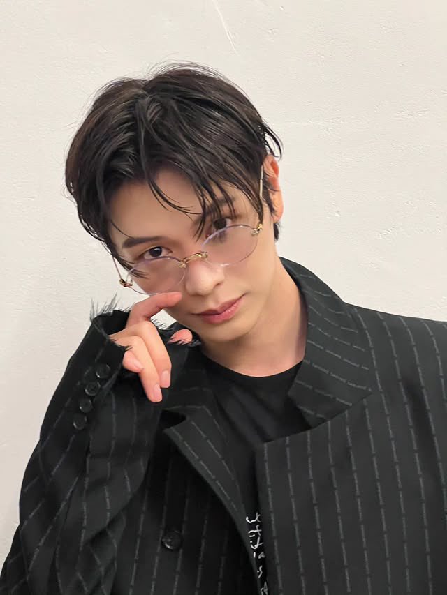 HolyMolyYook tweet media