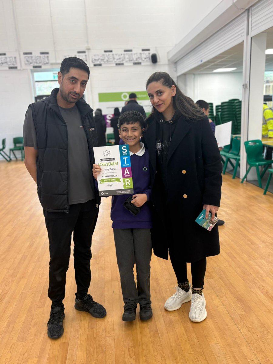 olive_bburn's tweet image. We finished the term by celebrating our star values across the school. Many thanks to the parents for joining us to surprise and support our children.
Well done everyone! 👏
#WeAreStar
#celebration
#ParentPartnership
#ParentSupport