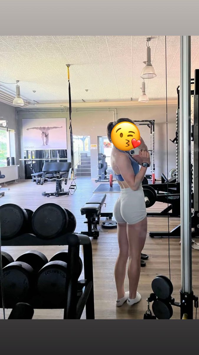 goettinemely's tweet photo. Na ihr dummen Loser ich trainiere wieder meinen geilen Arsch und der Schwanz am Wochenende war richtig geil 😘😈 und du wirst abdrücken 

Telegram:@Goettinemely

#findom #paypig #zahlsau https://t.co/wJ929Lalnc