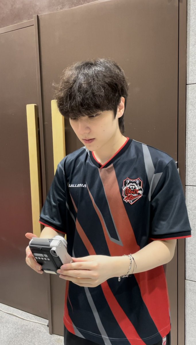 ttori_x's tweet image. 갤러리 깊이 잠들어있던 맥스 사진 보실분
심지어 너무 잘나왔어요🐥
#MAX