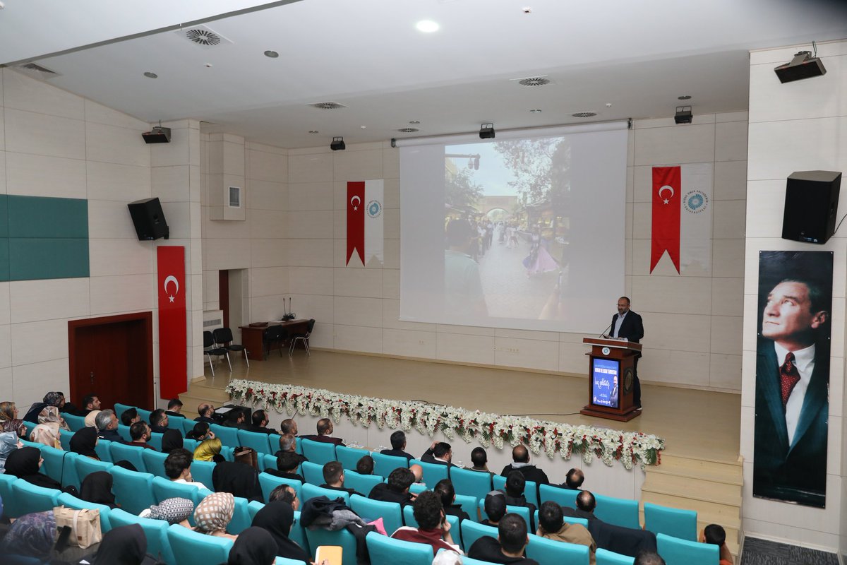 AdemNohu's tweet photo. “Kayıp Coğrafya’nın İzinde: Kudüs ve Doğu Türkistan” konferansını gerçekleştirdik.
Taha Kılınç’ın Doğu Türkistan ve Kudüs’e dair değerlendirmelerini dinledik.
Programımıza destek veren, emek harcayan ve katılım gösteren herkese teşekkür ederiz.
#NiğdeGençMemurSen
#AdemKulübü https://t.co/OP5DcGcTGD