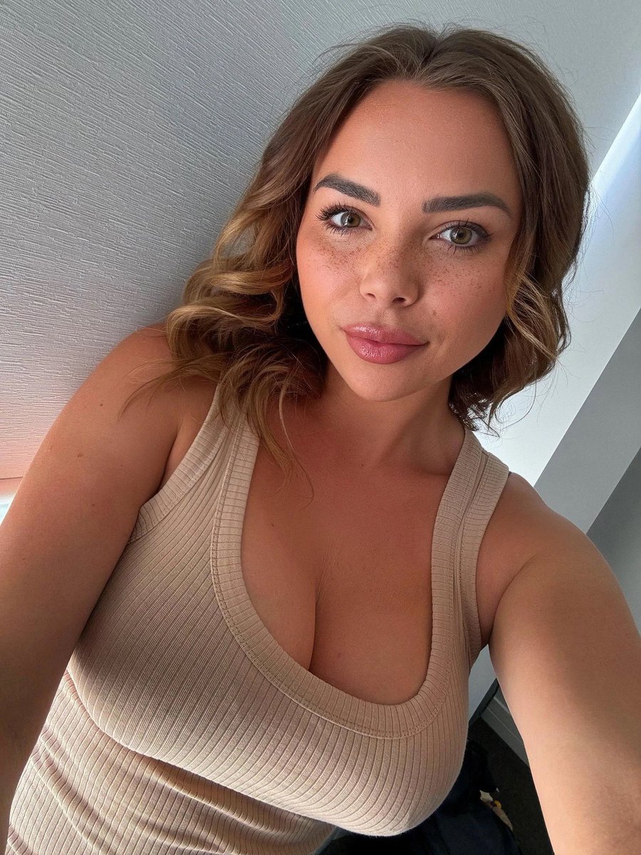 Alexia Hanna tweet media