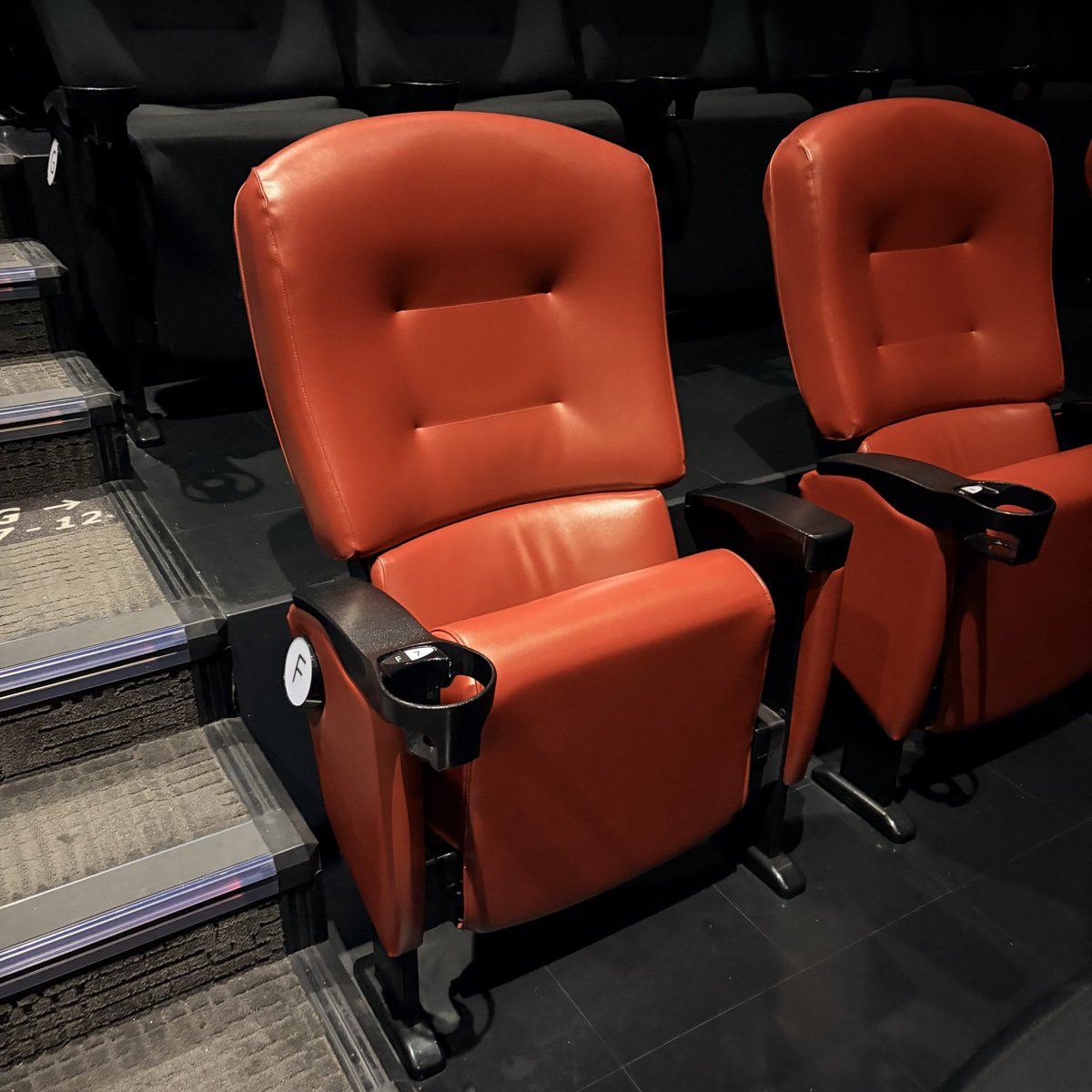 KRAZYPOP @HIGH-HAT tweet media