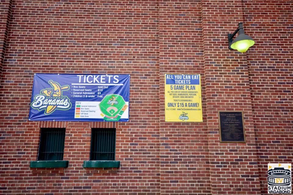 StadiumVagabond's tweet image. 🏟️ Historic Grayson Stadium, Savannah, GA
📸 Circa 2017
🍌 Home of the Savannah Bananas
⚾ Former home of the Savannah Indians, Athletics, Redlegs/Reds, Pirates, White Sox, Senators, Braves &amp;amp; Cardinals/Sand Gnats
🗓️ Opened: 1926
🪑 Capacity: 5,000

#Bananas #SavannahBananas