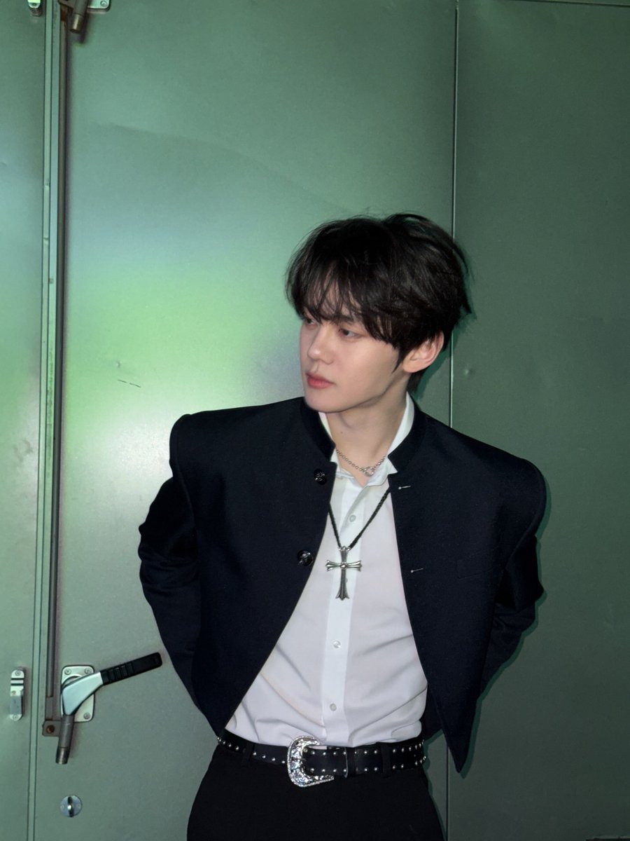 𝐜𝐥𝐨𝐯𝐞𝐫 tweet media