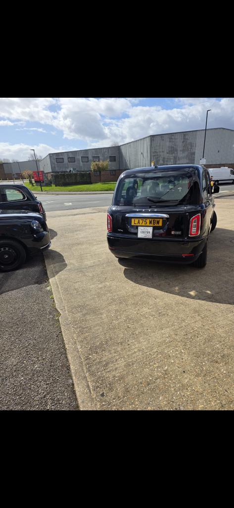 AKAtaxis tweet media