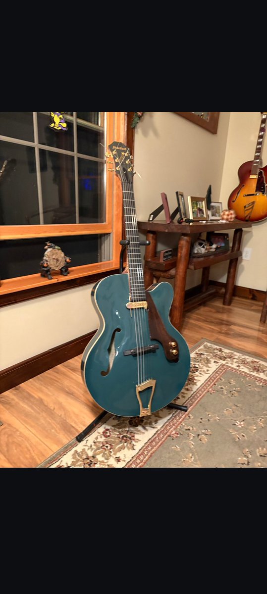 GoodGuySh0es tweet media