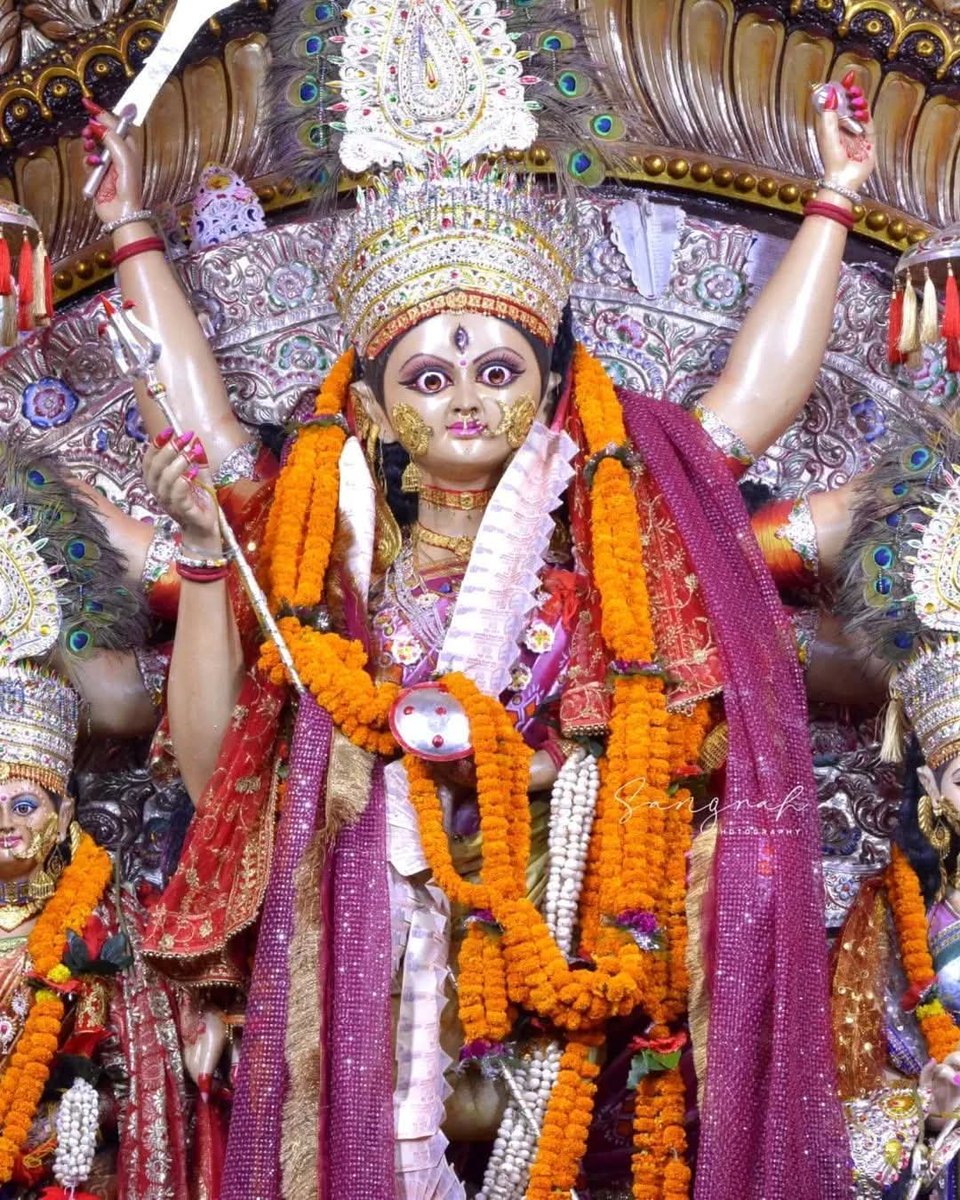 वो शक्ति भी है, वो ममता भी है ,
  वो सृष्टि की रचयिता भी है , लेकिन 
 सबसे पहले वो माँ है । 🌺🙏