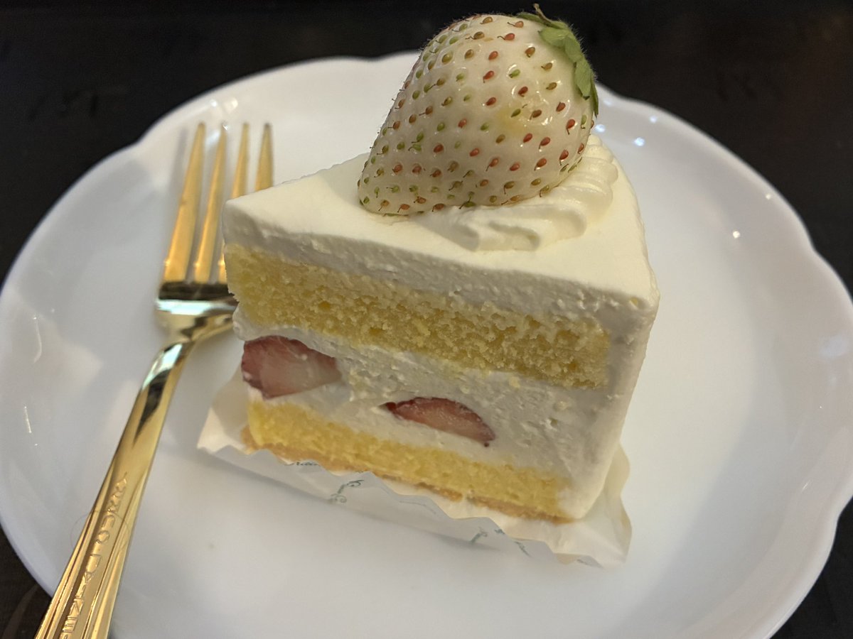 mshrxs's tweet photo. ショートケーキ。🍰
チーズケーキ。🍰
#グレヌ https://t.co/H2WqATIzm2