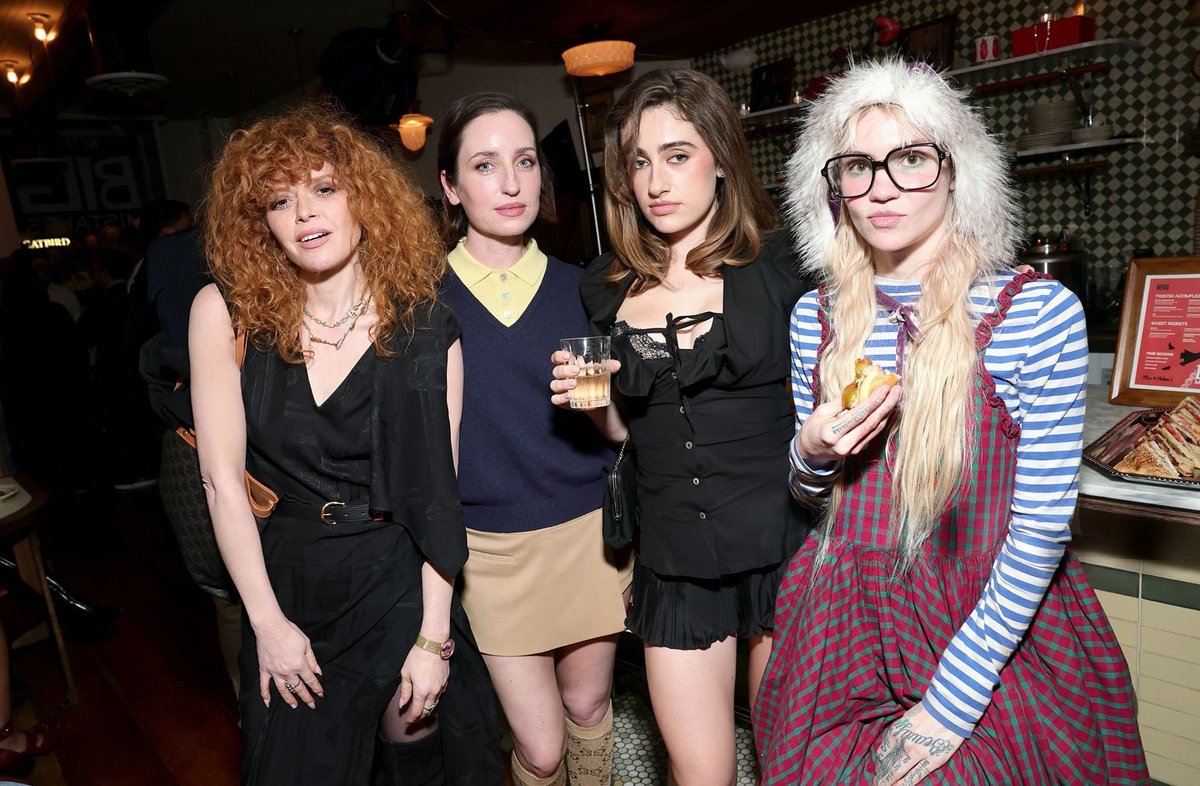 GRIMES BRASIL tweet media