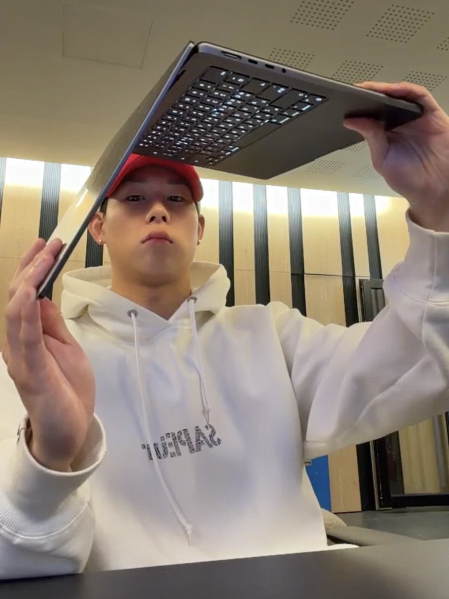 ⚜️ͥ ͫ🪽 tweet media