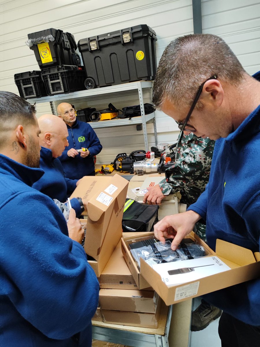 Pompiers - Humanitaires du GSCF tweet media