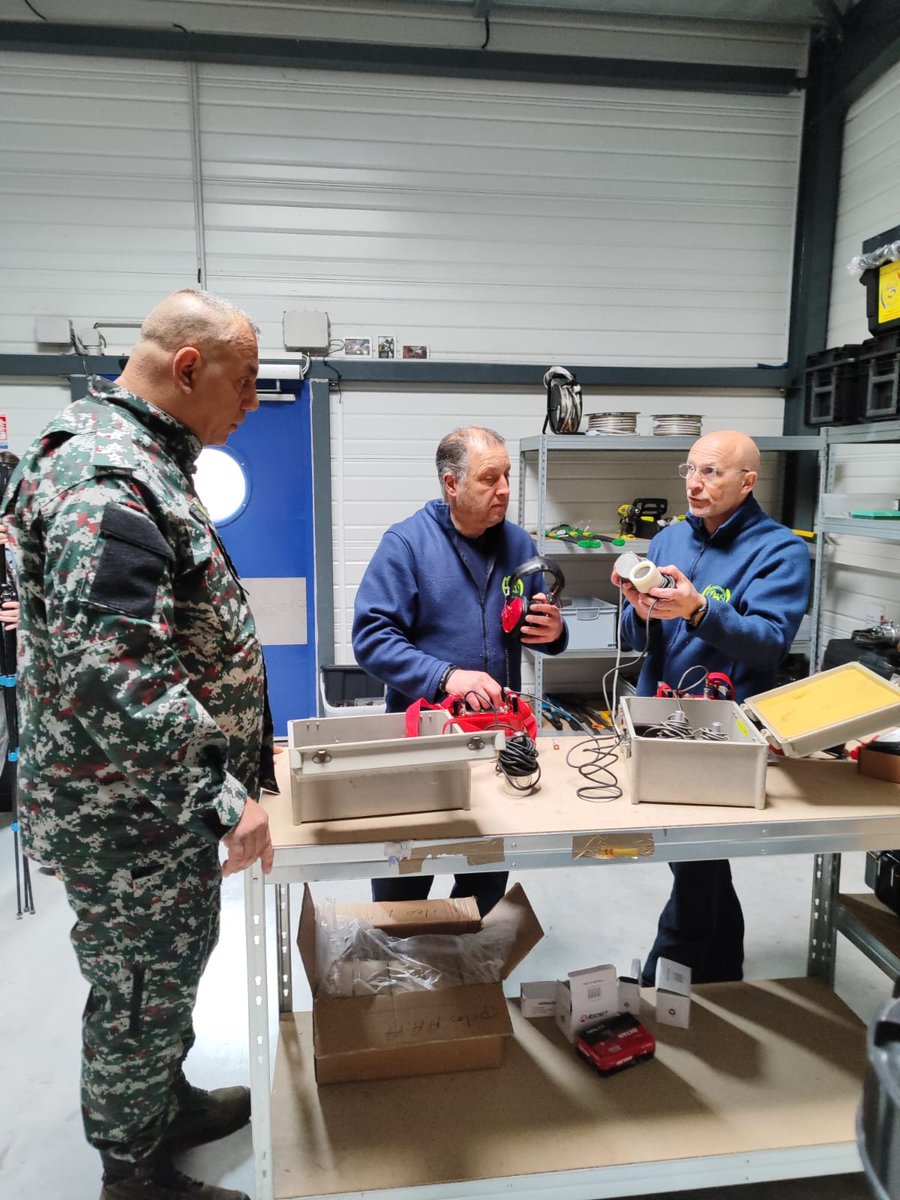 Pompiers - Humanitaires du GSCF tweet media