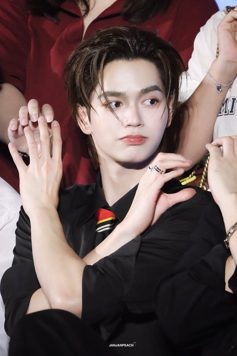 เหมียวจิรัน 😼🐣 tweet media