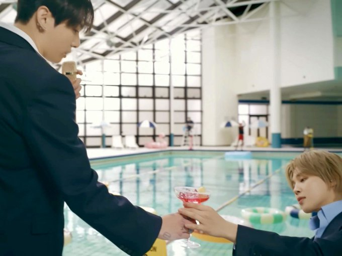 jikook_island's tweet photo. #swimbts https://t.co/GK5nxdcMlf