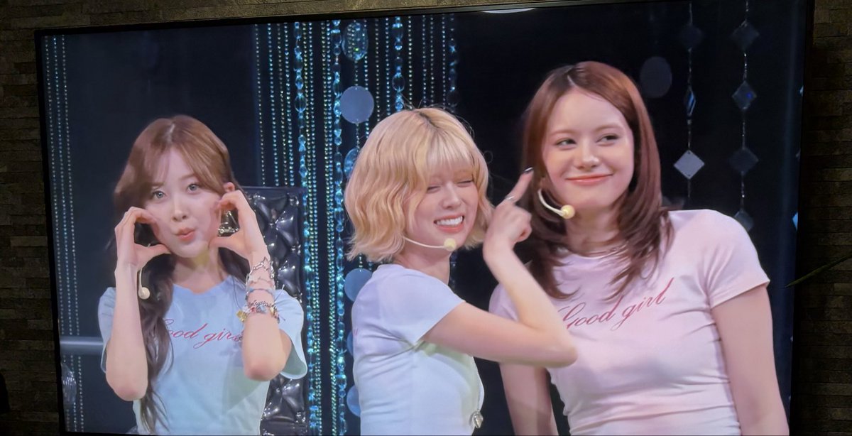 DaikiHip1439's tweet photo. ショーケース配信見たよ☺️
めっちゃ楽しかったよ☺️
T oo Badめっちゃ最高😭😭
ラップパートめっちゃ好き😭😭
#GOODGIRLBUTNOTFORYOU
#NiziU_Showcase
#Too _Bad https://t.co/CDpqqFXWyu