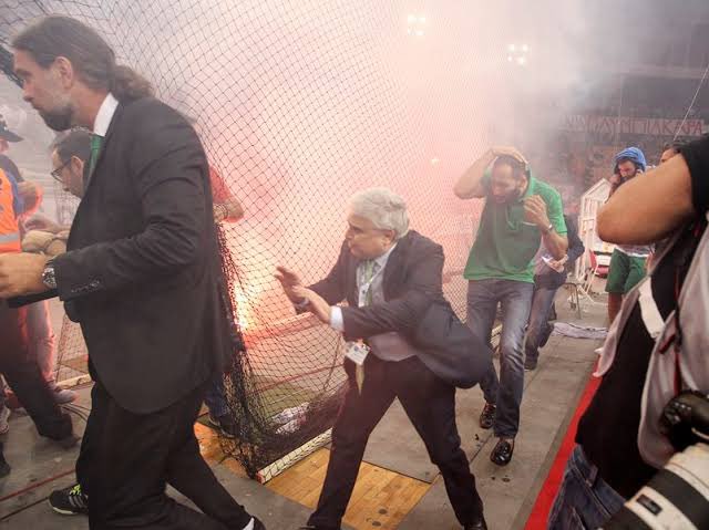 ΈναΚιΈναΔυό tweet media