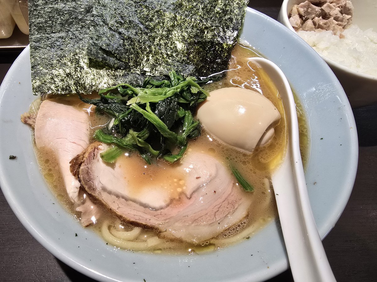 がーすー tweet media