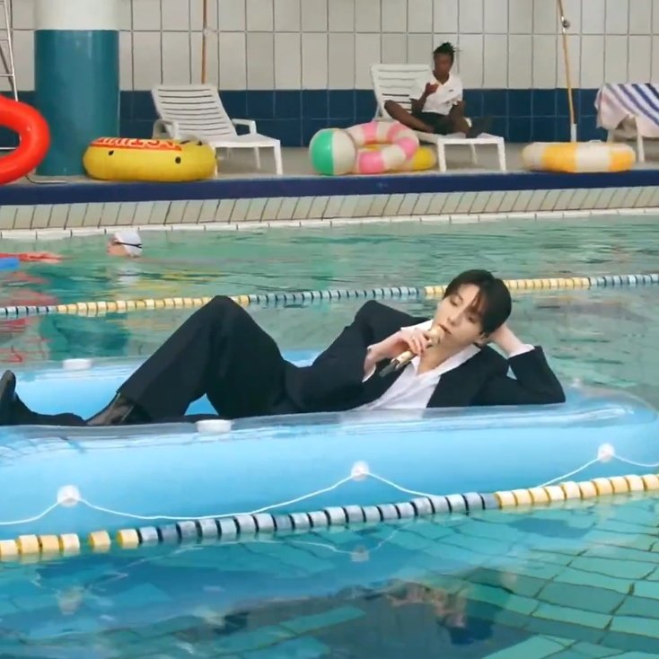 mhereonlyforbts's tweet photo. DOES IT EVER                            JUST HOW 
DRIVE YOU                                 FAST THE
CRAZY                                        NIGHT CHANGES? https://t.co/pBpkki8XVC