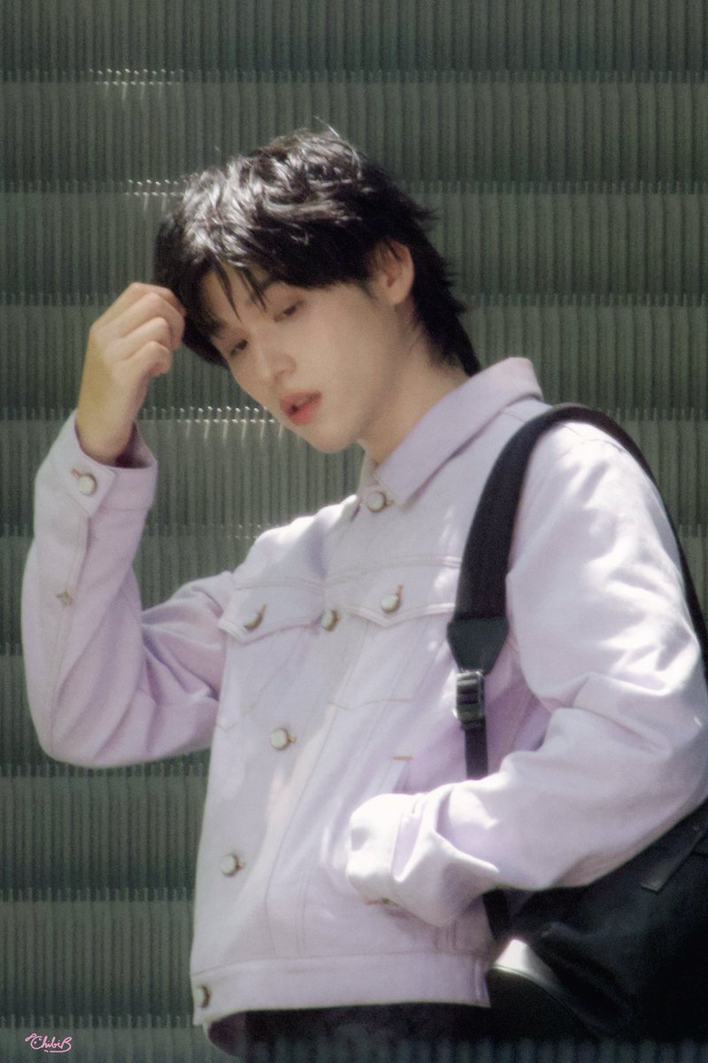 ได้มาเห็นการทำงานของสกายในวันงานลซดแล้วยอมให้เลย เชื่อที่กิ้นบอกละว่า 10,000 งานใน 365 วันจริงๆ พี่กายเก่งมากก (รวมถึงทีมหลังบ้านด้วย พี่ส้มเดินไม่หยุด💪🏻) 

#skywongravee <a href="/skywongraveee/">Wongravee Nateetorn</a>