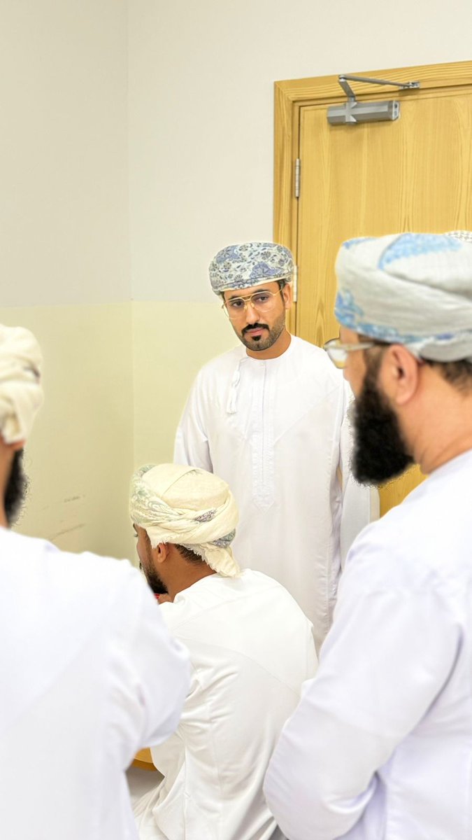الكلية المهنية بشناص tweet media